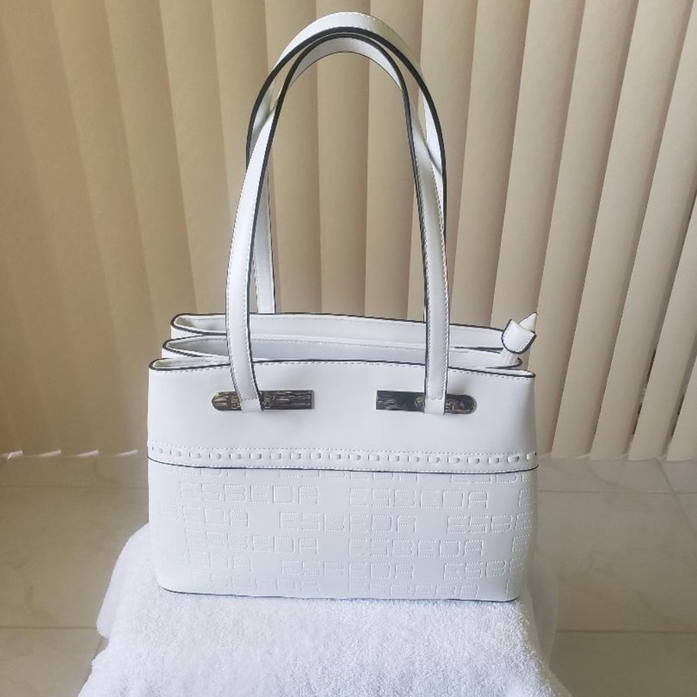 Stunning Esbeda white handbag, NWOT